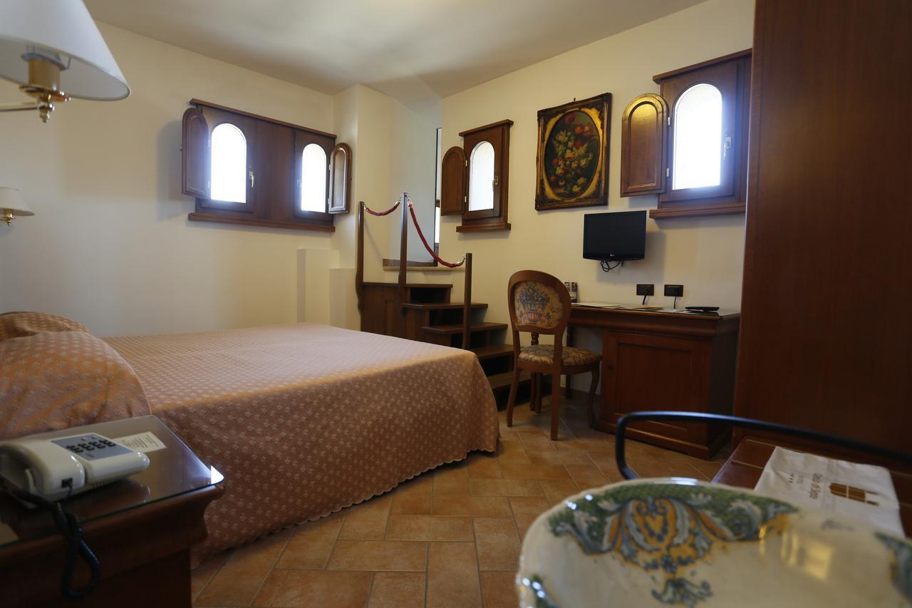 Hotel Castello di Septe Mozzagrogna Esterno foto